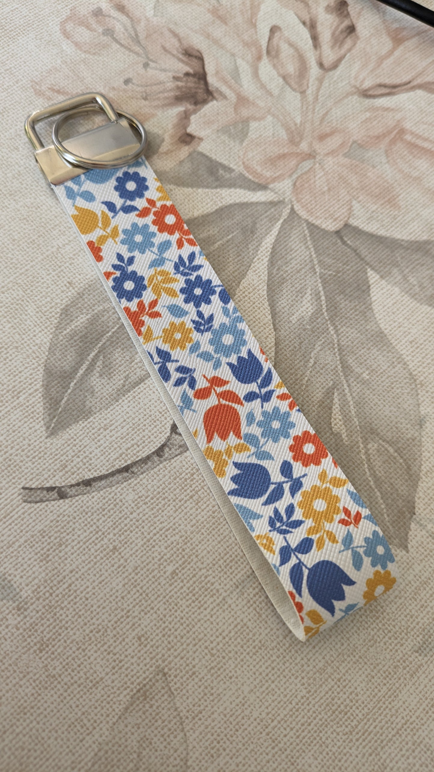 Flower wristlet